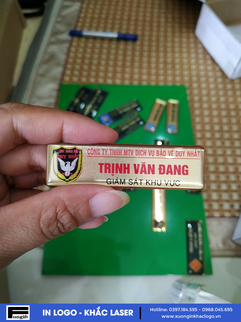 In logo kim loại