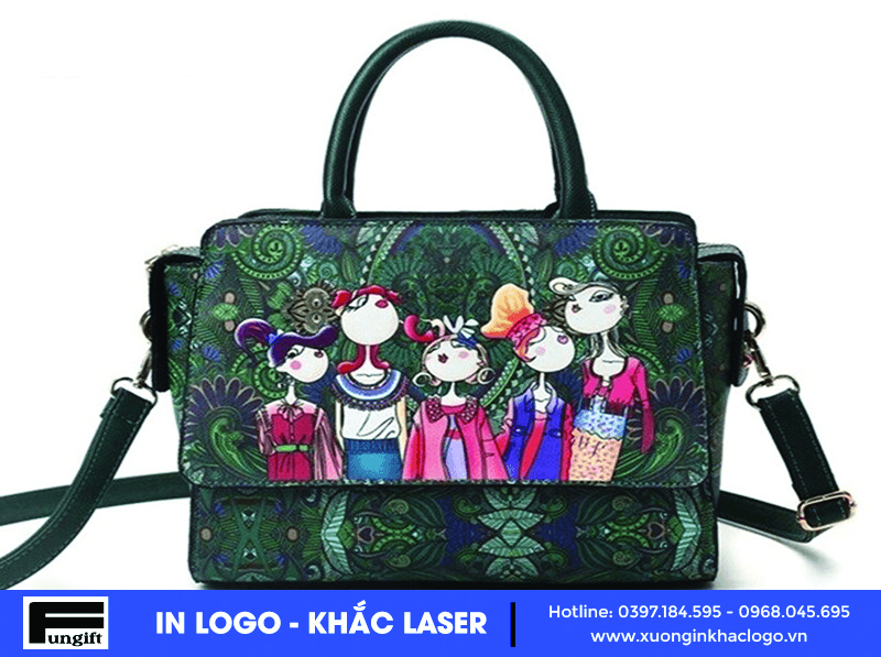 In UV logo lên túi xách theo yêu cầu