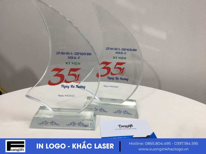 Dịch vụ in logo lên ly thủy tinh theo yêu cầu