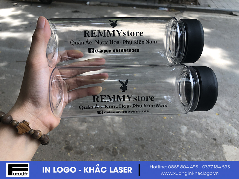 Bình nước nhựa in logo Remmy Store