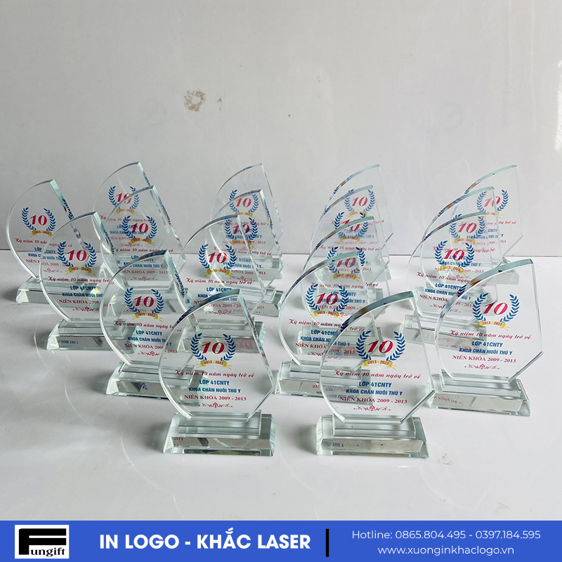 In biểu trưng pha lê số lượng lớn giá rẻ