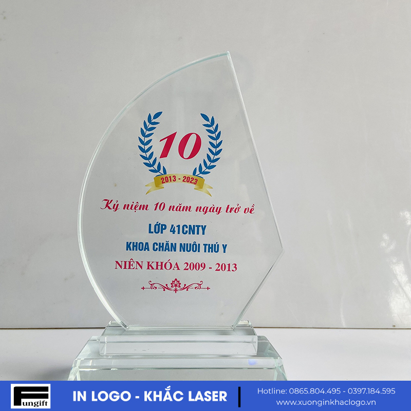 Xưởng sản xuất kỉ niệm chương in logo theo yêu cầu