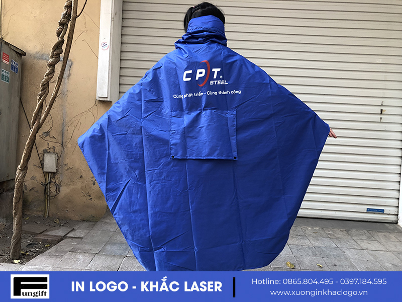 Đặt áo mưa in logo công ty