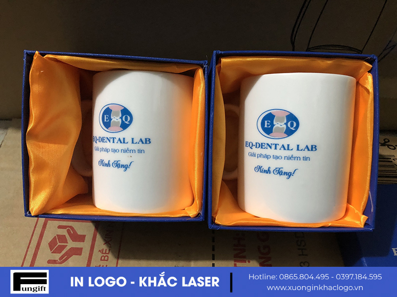 Ly Sứ Quà Tặng In Logo Theo Yêu Cầu Cho EQ-DENTAL LAB