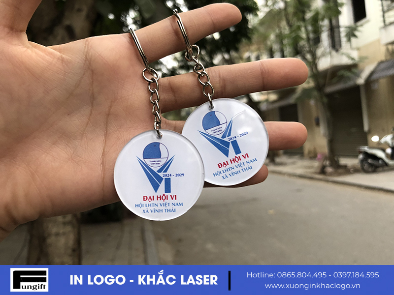 In móc khóa theo yêu cầu