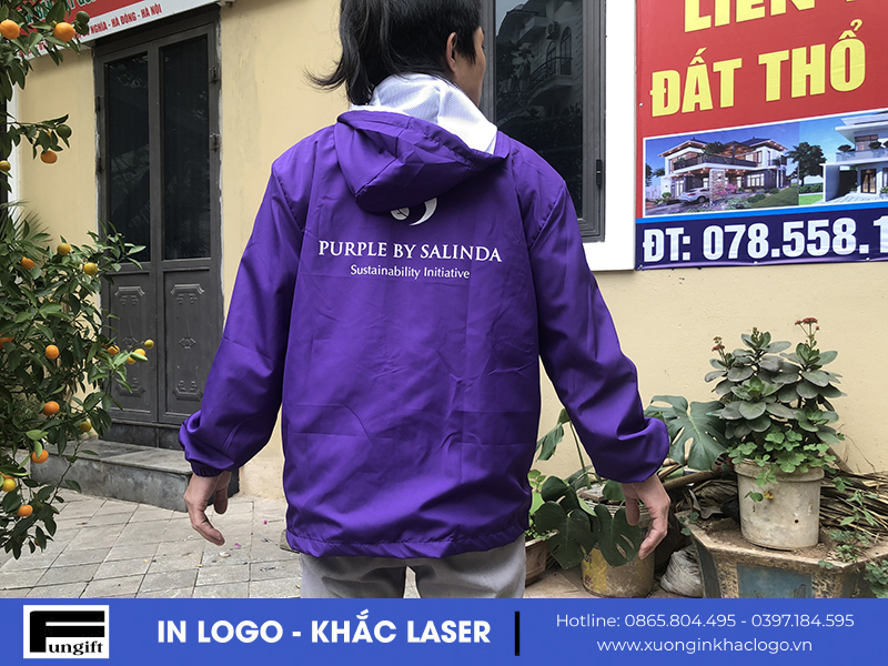 In áo khoác gió đồng phục theo yêu cầu