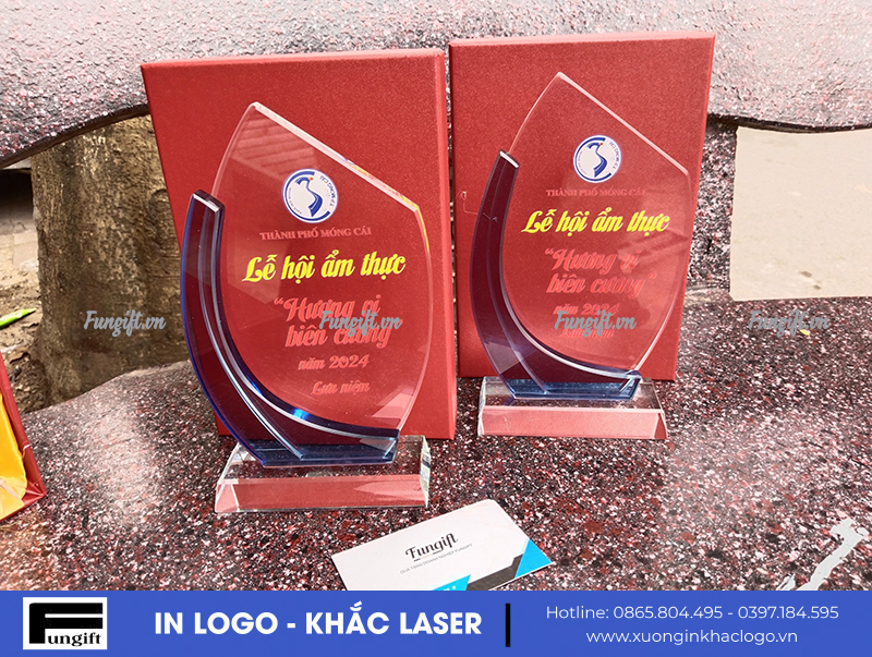 Kỷ niệm chương pha lê