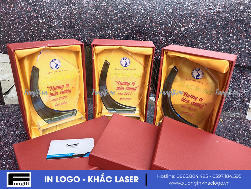Xưởng sản xuất quà tặng pha lê tại Hà Nội