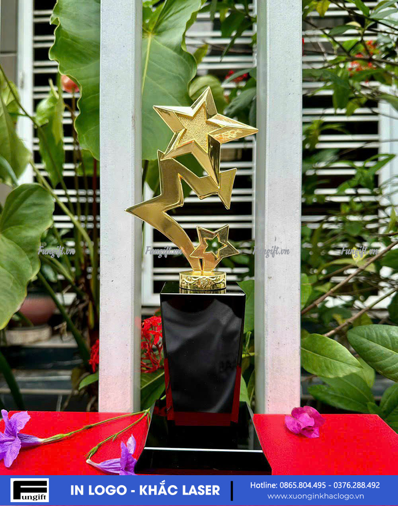 Xưởng in cúp vinh danh giá rẻ