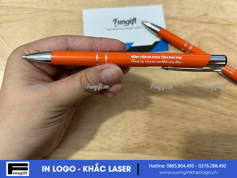 Bút ký khắc logo lấy nhanh