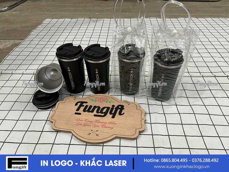 Địa chỉ khắc logo cốc coffee