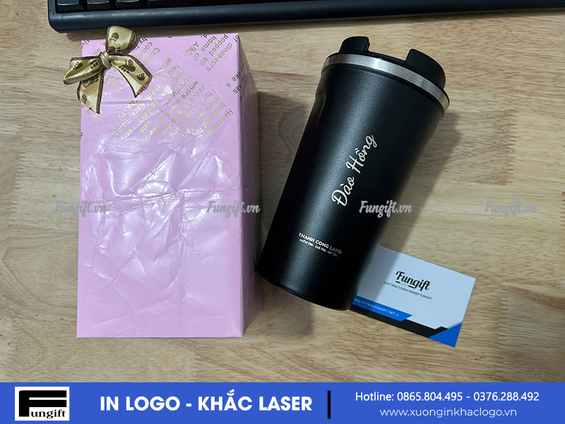 Đặt khắc cốc coffee giữ nhiệt