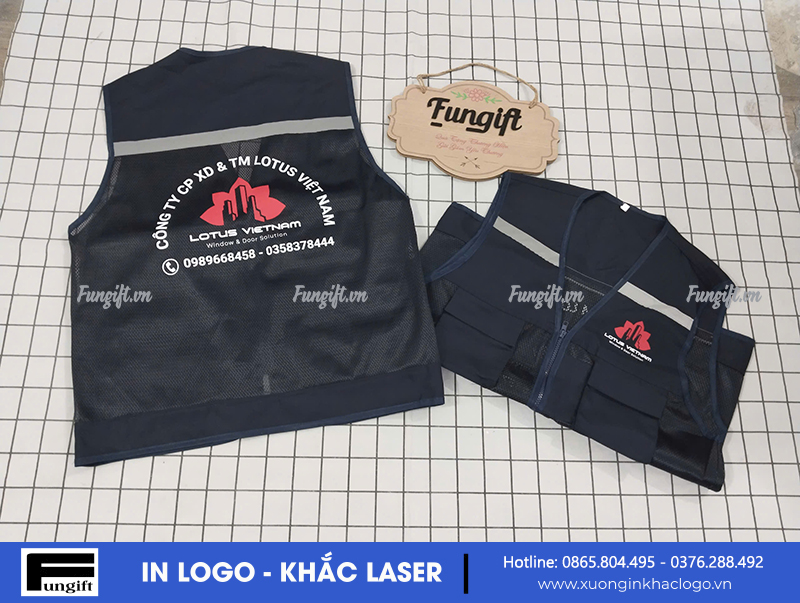 In logo công ty lên áo bảo hộ