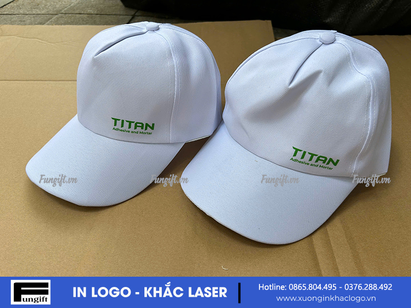 In logo lên mũ lưỡi trai