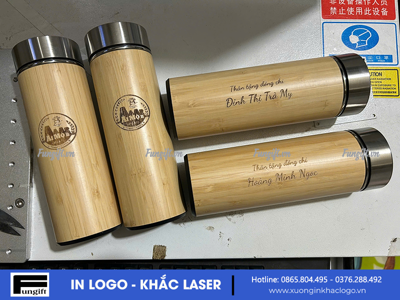 Quà tặng bình tre khắc logo