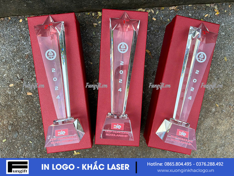Xưởng làm cúp pha lê Hà Nội