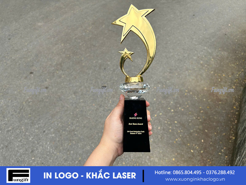 Cúp kim loại ngôi sao