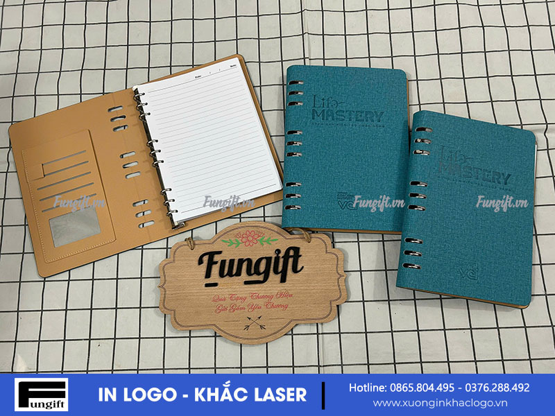 Quà tặng sổ da dập chìm logo