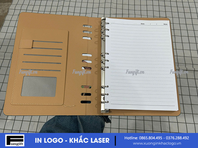 Sổ bìa da dập logo tại xưởng