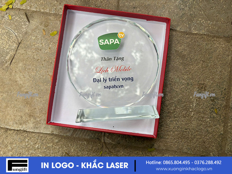 Làm kỷ niệm chương theo yêu cầu