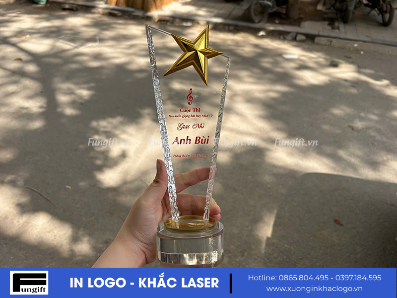 Xưởng in cúp pha lê giá rẻ
