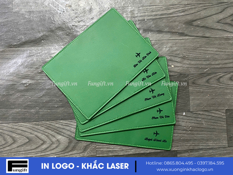 Ví đựng passport khắc tên