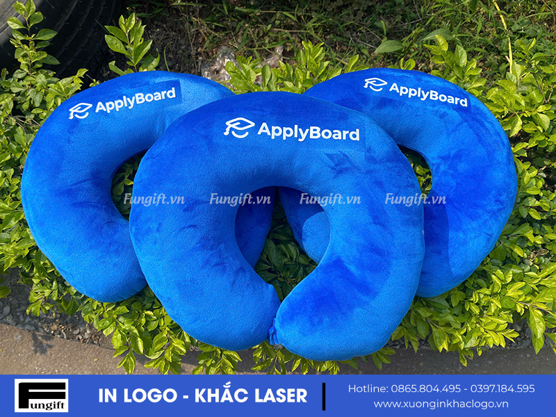 Gối kê cổ chữ U in logo