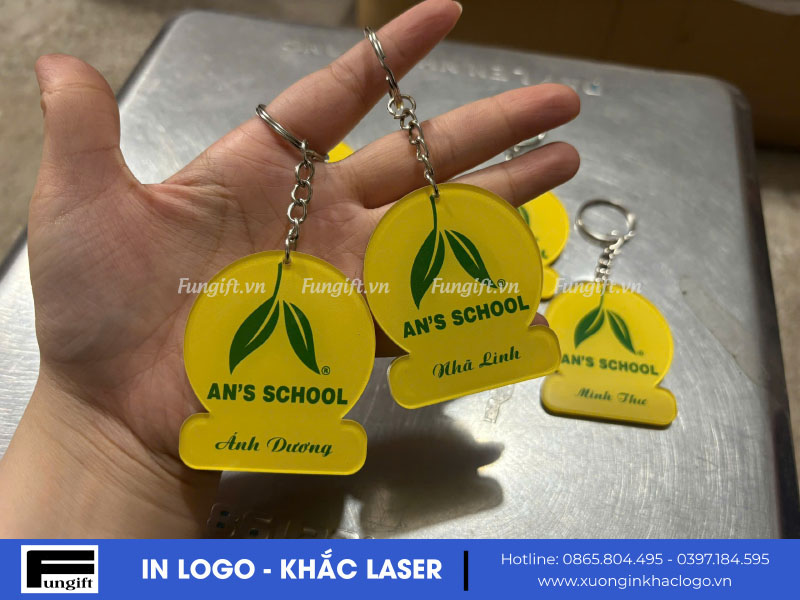 In móc khóa mica giá rẻ