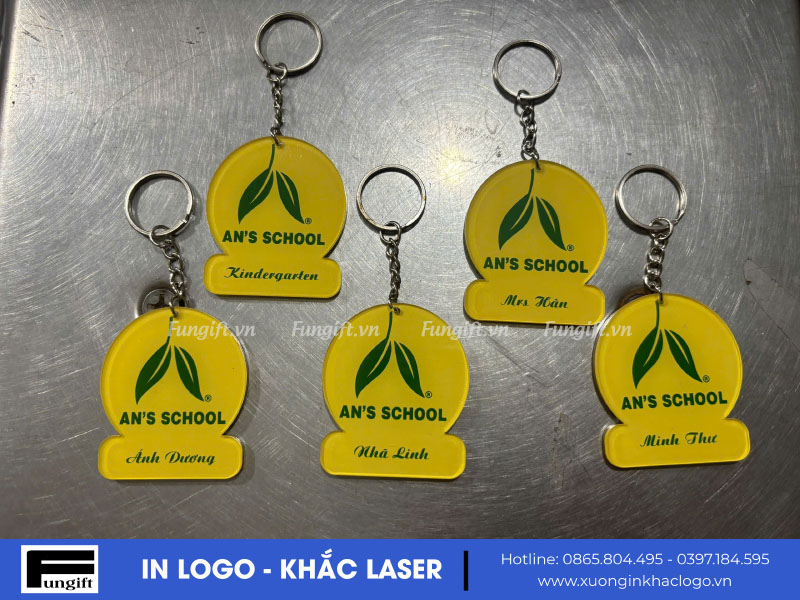 Móc khóa mica in theo yêu cầu