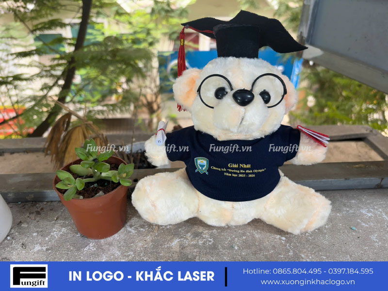 Gấu bông tặng lễ tốt nghiệp