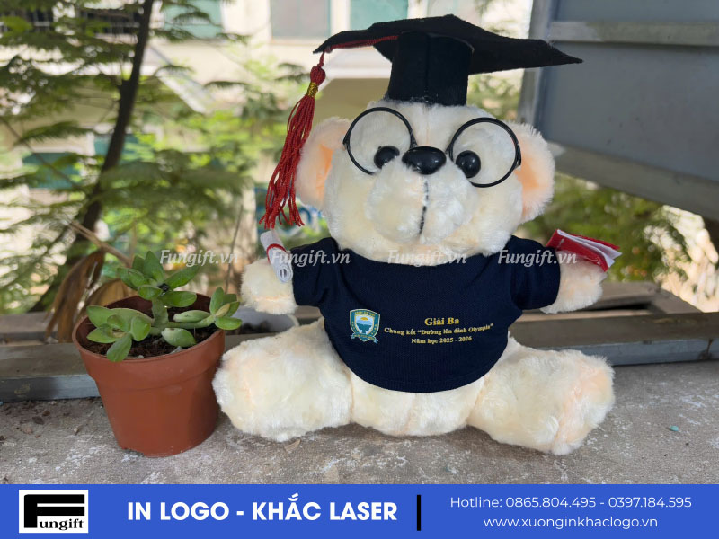 Gấu bông tốt nghiệp in logo