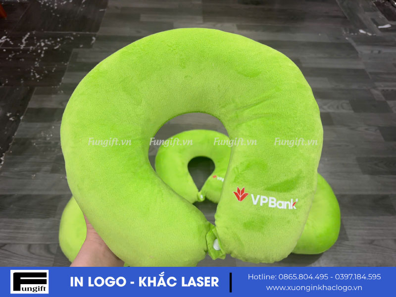 Gối chữ U in logo ngân hàng