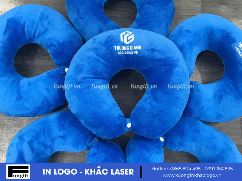 Xưởng gối cổ quà tặng in logo theo yêu cầu