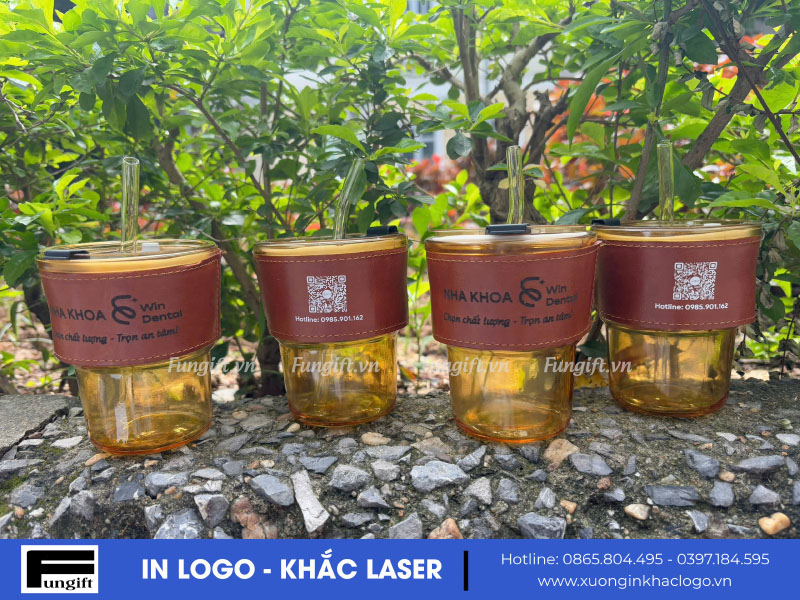 Cốc thuỷ tinh bọc da làm quà tặng