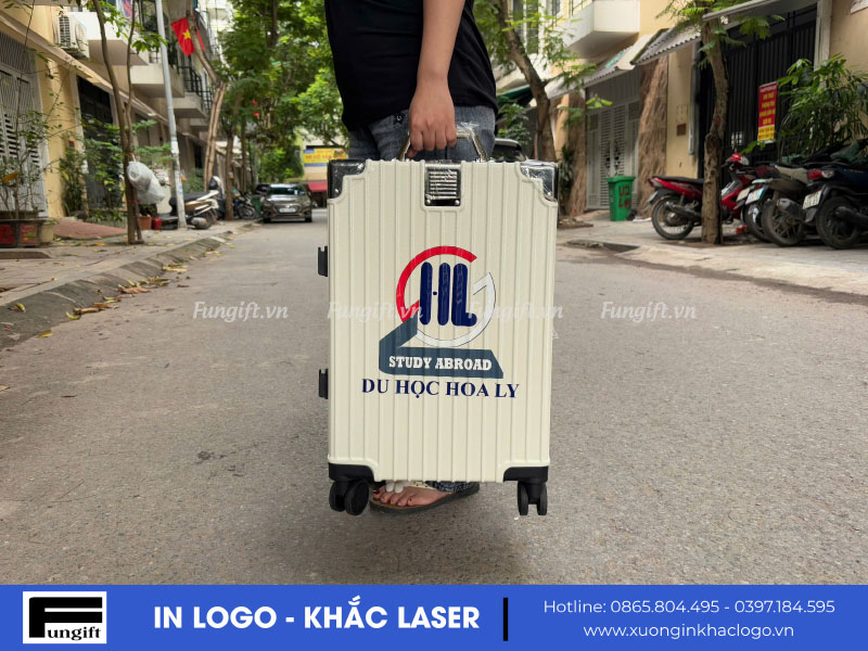 Đặt vali theo yêu cầu