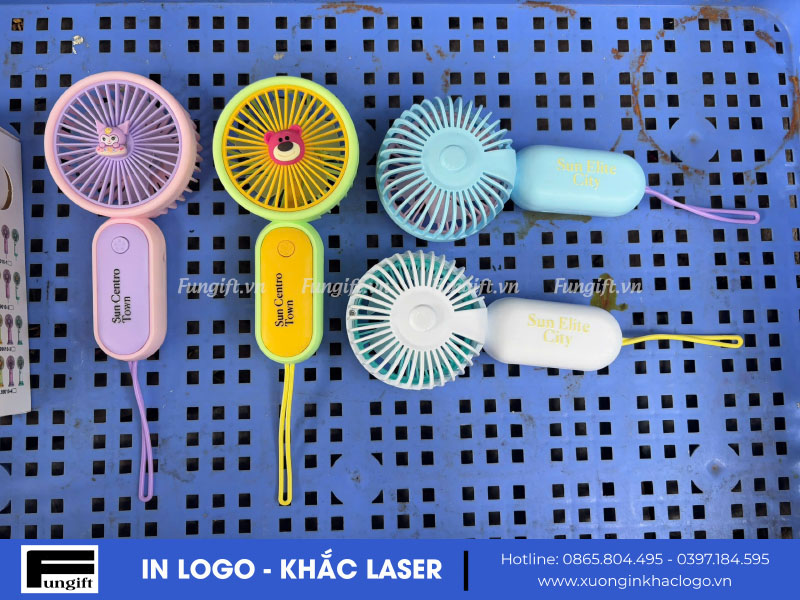 Quạt điện mini cầm tay tích điện in logo