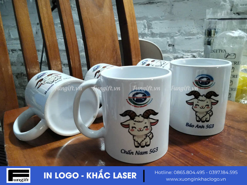 Cốc sứ in hình làm quà tặng