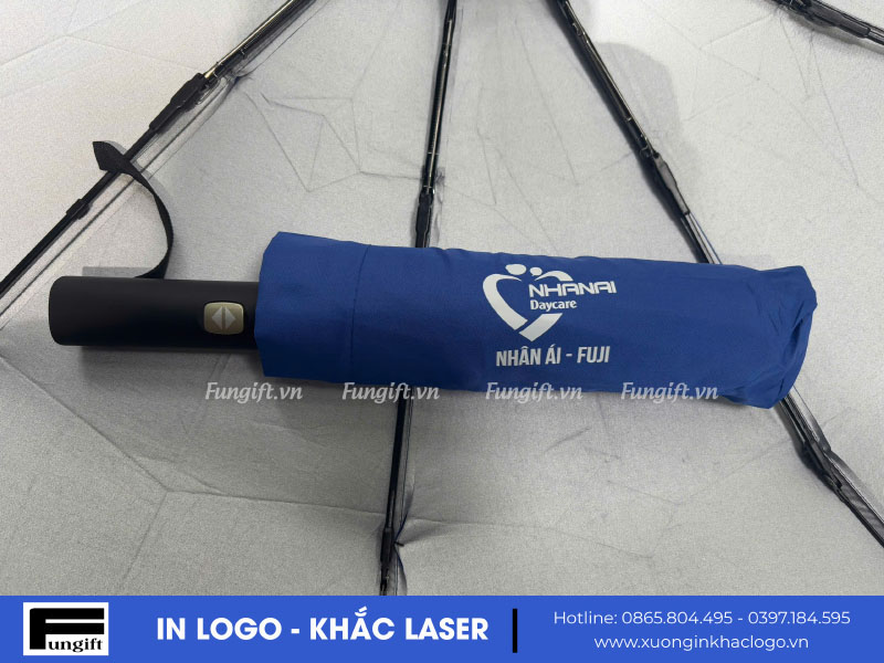 Mẫu ô gấp gọn tráng bạc in logo