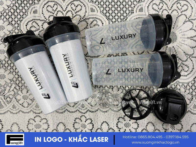 Sỉ in logo bình nhựa lắc thể thao
